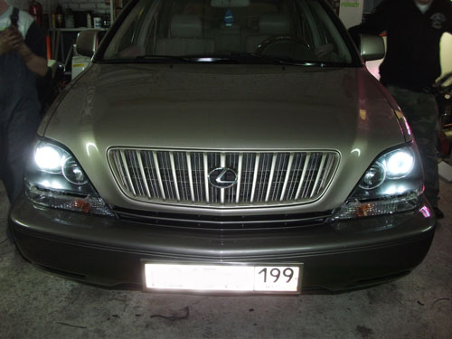 Установка биксеноновых модулей 3G на Лексус RX 300